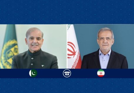 گفت‌وگوی تلفنی پزشکیان و شهباز شریف درباره تحولات منطقه / پزشکیان: آمریکا به دنبال تکرار الگوهای قبلی و خیانت به دیپلماسی است / تأکید ایران و پاکستان بر تلاش برای صلح و ثبات منطقه