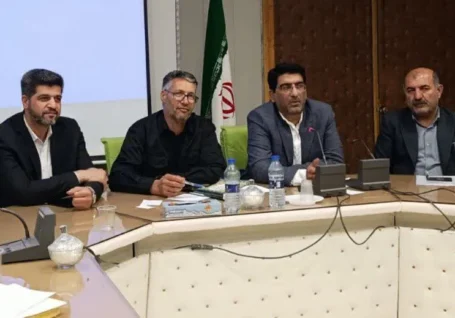 مدیرکل تعزیرات حکومتی استان اصفهان: تعزیرات مسئول گرانی نیست؛ با گران فروشی برخورد می کنیم