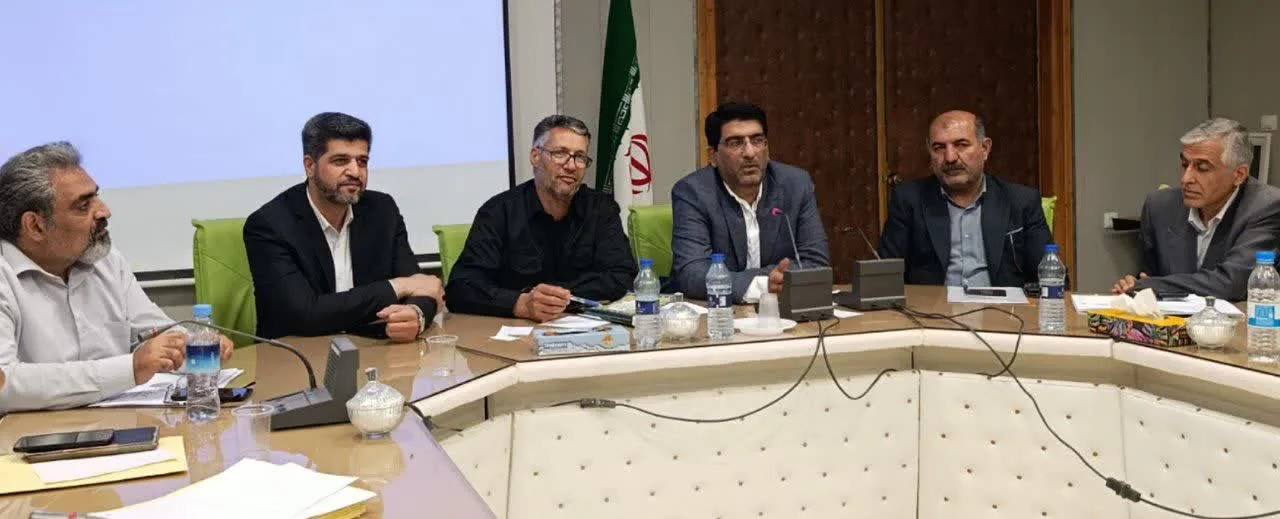 مدیرکل تعزیرات حکومتی استان اصفهان: تعزیرات مسئول گرانی نیست؛ با گران فروشی برخورد می کنیم