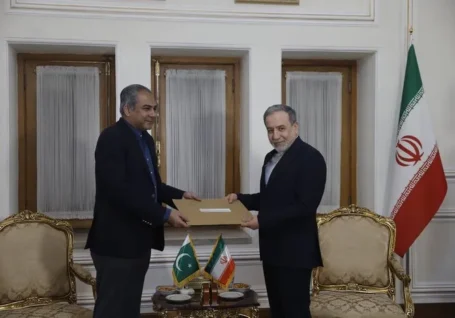سفر وزیر کشور پاکستان به ایران در چارچوب تلاش برای کاهش تنش بود/ ایران با هوشمندی در حال مدیریت هم زمان میدان و دیپلماسی است