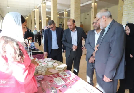 نمایشگاه صنایع دستی در کارخانه کبریت زنجان به مناسبت هفته صنایع دستی
