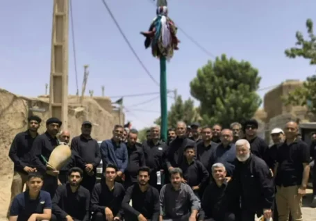 آیین سنتی علم بندان در روستای نظام آباد شهرستان بردسکن برگزار شد