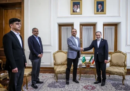 پیشرفت مذاکرات ارتش پاکستان به سوی تفاهم نهایی در سفر به ایران