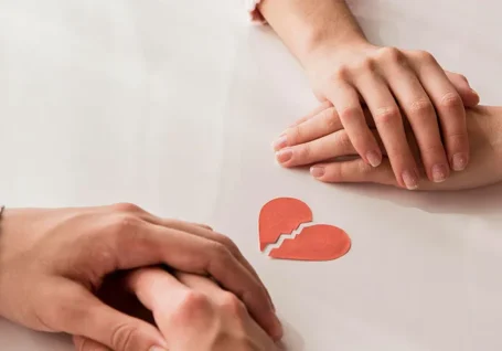 دوستی قبل از ازدواج؛ چرا شناخت واقعی را مخدوش می کند؟
