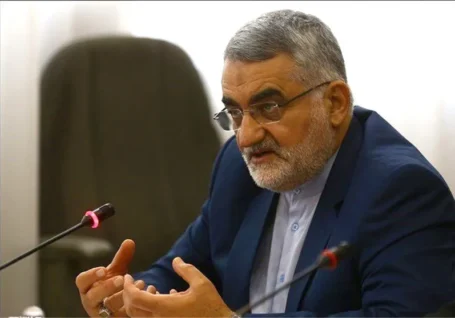 حمایت از دیپلماسی امتداد اقتدار میدان است / بروجردی: آمریکایی ها شکست خورده اند