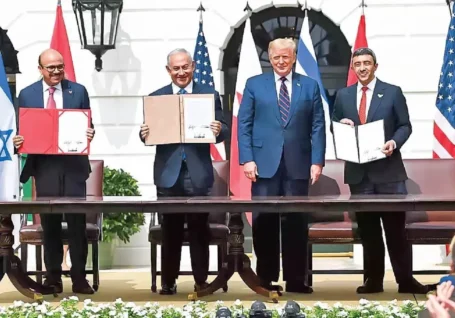 کلاه پیمان ابراهیم از نمد جنگ با ایران