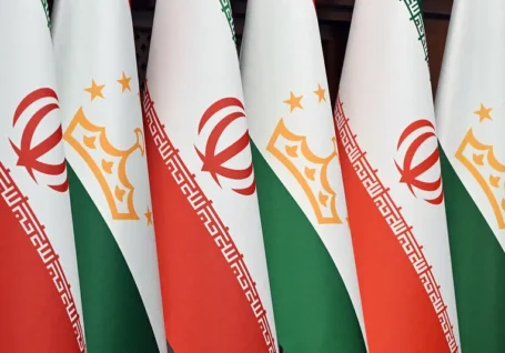 دیدار معاون وزیر اقتصاد ایران با وزیر مالیه تاجیکستان؛ تاکید بر گسترش همکاری های اقتصادی و انرژی
