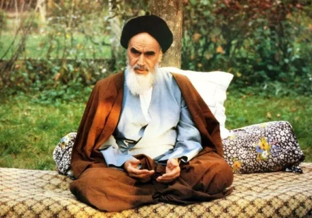 استاد حوزه و دانشگاه: آرمان های امام خمینی(ره) همچنان نقشه راه انقلاب اسلامی ایران است