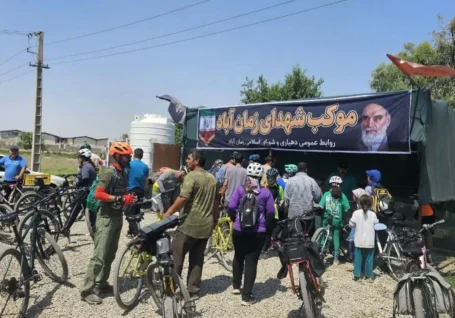 پیر و جوان پای کار غدیر؛ برپایی موکب های مردمی در روستاهای ری + فیلم