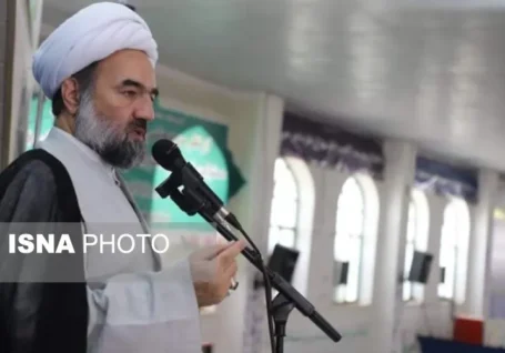 غدیر محور وحدت امت اسلامی؛ امام جمعه زاهدان بر عدم عقب نشینی از خطوط رهبری تاکید کرد