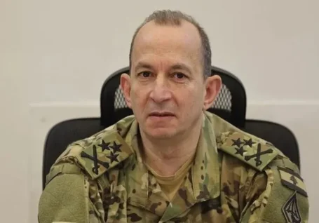 فرمانده ارتش لبنان به پاکستان سفر کرد