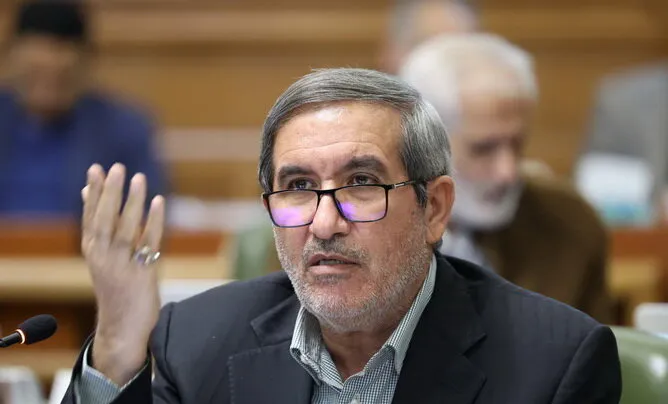 ۸ ایرادی که به طرح رایگان شدن مترو و اتوبوس در تهران وارد شد ۸ ایرادی که به طرح رایگان شدن مترو و اتوبوس در تهران وارد شد