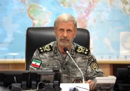 سرلشکر حاتمی: اگر دشمن اشتباهی کند با خشمی انباشته مواجه خواهد شد