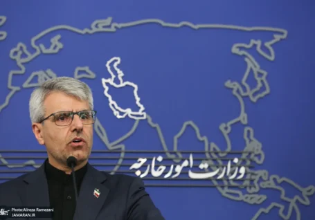 سخنگوی وزارت خارجه: جام جهانی فوتبال نباید بهانه ای برای تبعیض و آزار نمایندگان ورزشی ملت ها شود/ اعتبار یک میزبان را نه صرفا امکانات ورزشی و هیاهوی سیاسی، بلکه کیفیت رفتار با کسانی می سازد که برای فوتبال به آن کشور می آیند