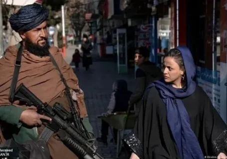 برقع اجباری در هرات؛ طالبان به تدریج سختگیری ها علیه زنان را تشدید می کند