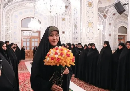 آیین بسته بندی نبات متبرک در حرم امام رضا(ع)+تصاویر