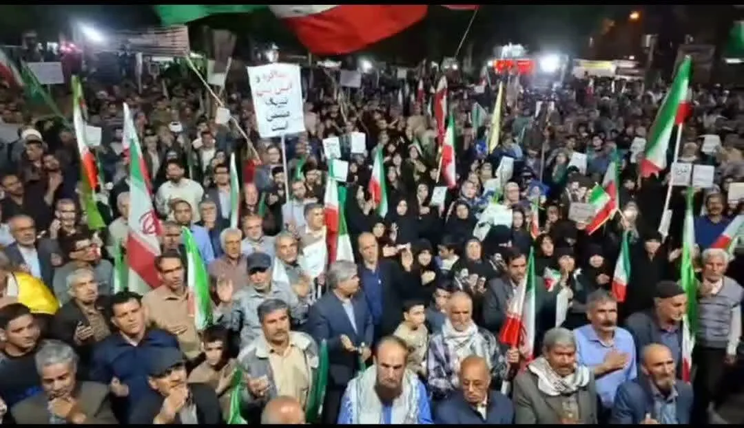 بروجردی ها در نودمین شب حماسه با فریاد «یا علی» به خیابان آمدند بروجردی ها در نودمین شب حماسه با فریاد «یا علی» به خیابان آمدند