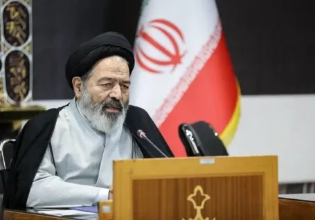 امام خمینی(ره) بامسئولیت مداری و جهاد تبیین ملت ایران را به صحنه آورد