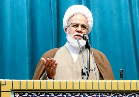 امام جمعه کرمانشاه: ایستادگی مردم عامل شکست مدعیان قدرت در جهان است