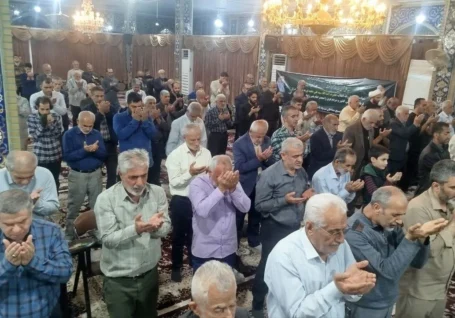 برپایی نماز استغاثه در میدان جهاد کاشان