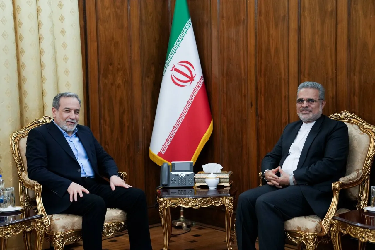 دیدار سفیر جمهوری اسلامی ایران در ونزوئلا با وزیر امور خارجه دیدار سفیر جمهوری اسلامی ایران در ونزوئلا با وزیر امور خارجه