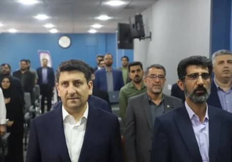 وزیر ارتباطات با فعالان حوزه کسب و کار و زیست بوم دیجیتال قم دیدار کرد