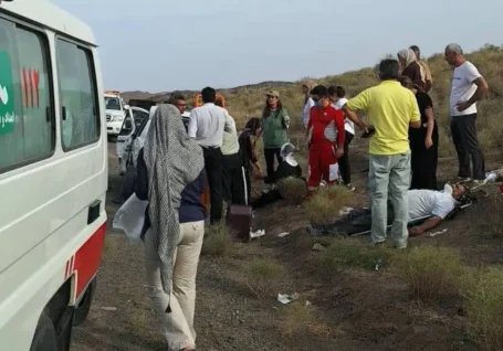 تصادف اتوبوس و کوییک در مسیر تهران-مشهد ۴ مصدوم بر جای گذاشت