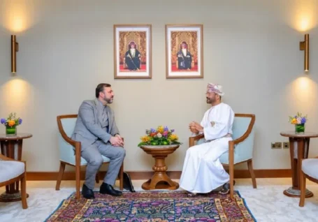 پیام عراقچی به وزیر خارجه عمان در سفر غریب آبادی