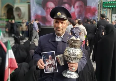 مراسم آمادگی برای تشییع جان خودمان؛ آهسته ران کاروان کآرام جانم می رود
