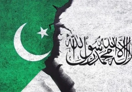 مقام پاکستانی: توافق نظامی روسیه و طالبان مانع حملات هوایی ما نمی شود